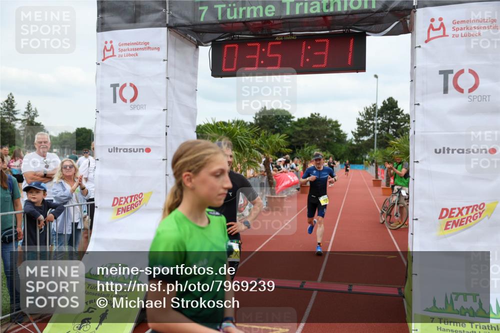 15.06.2025 - 7 Türme Triathlon Michael Strokosch http://msf.ph/oto/7969239 15.06.2025 13:51:31 Ziel 282, 955, 1072 meine-sportfotos.de