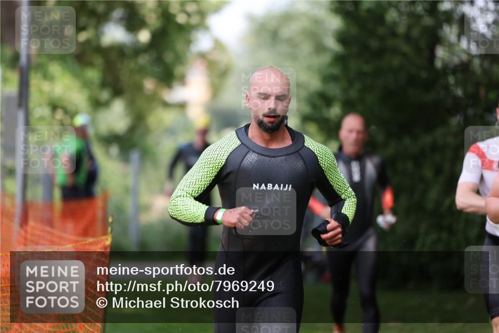 15.06.2025 - 7 Türme Triathlon Michael Strokosch http://msf.ph/oto/7969249 15.06.2025 12:56:03 Schwimmen 708, 741, 776, 818, 833, 880, 895, 904, 1120, 1144, 1149, 1150, 1153, 1177 meine-sportfotos.de