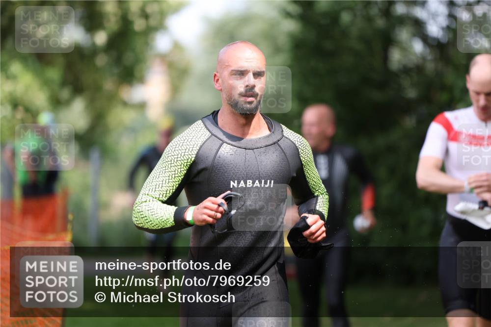 15.06.2025 - 7 Türme Triathlon Michael Strokosch http://msf.ph/oto/7969259 15.06.2025 12:56:04 Schwimmen 708, 741, 776, 818, 833, 880, 895, 904, 1120, 1144, 1149, 1150, 1153, 1177 meine-sportfotos.de