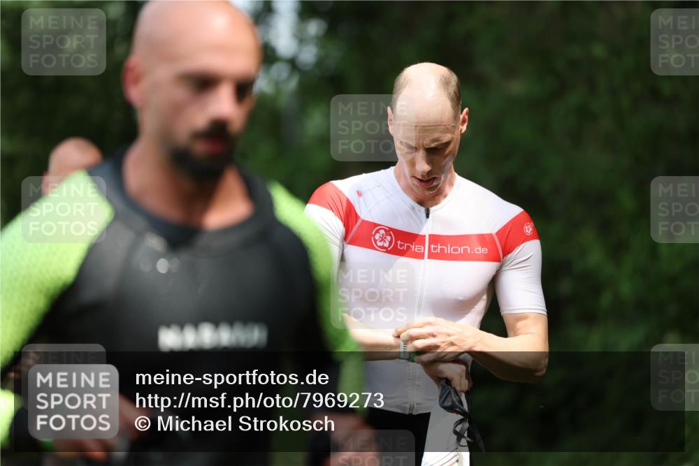 15.06.2025 - 7 Türme Triathlon Michael Strokosch http://msf.ph/oto/7969273 15.06.2025 12:56:05 Schwimmen 708, 741, 776, 818, 833, 880, 895, 904, 992, 1120, 1144, 1149, 1150, 1153, 1177 meine-sportfotos.de