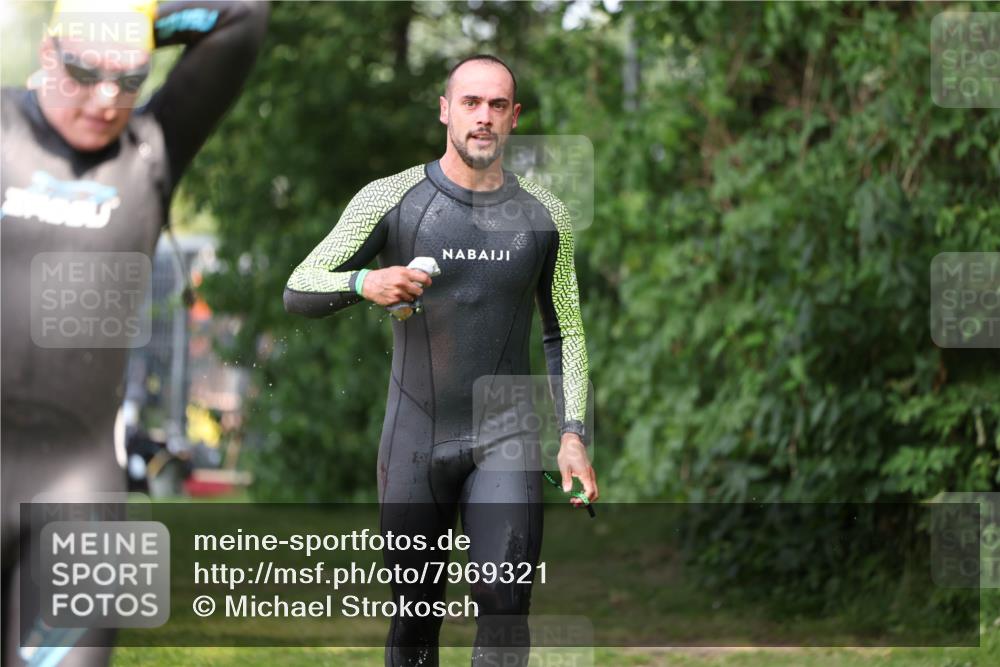 15.06.2025 - 7 Türme Triathlon Michael Strokosch http://msf.ph/oto/7969321 15.06.2025 12:56:10 Schwimmen 708, 741, 776, 804, 818, 833, 869, 872, 880, 896, 904, 992, 1091, 1120, 1149, 1150, 1153, 1177 meine-sportfotos.de