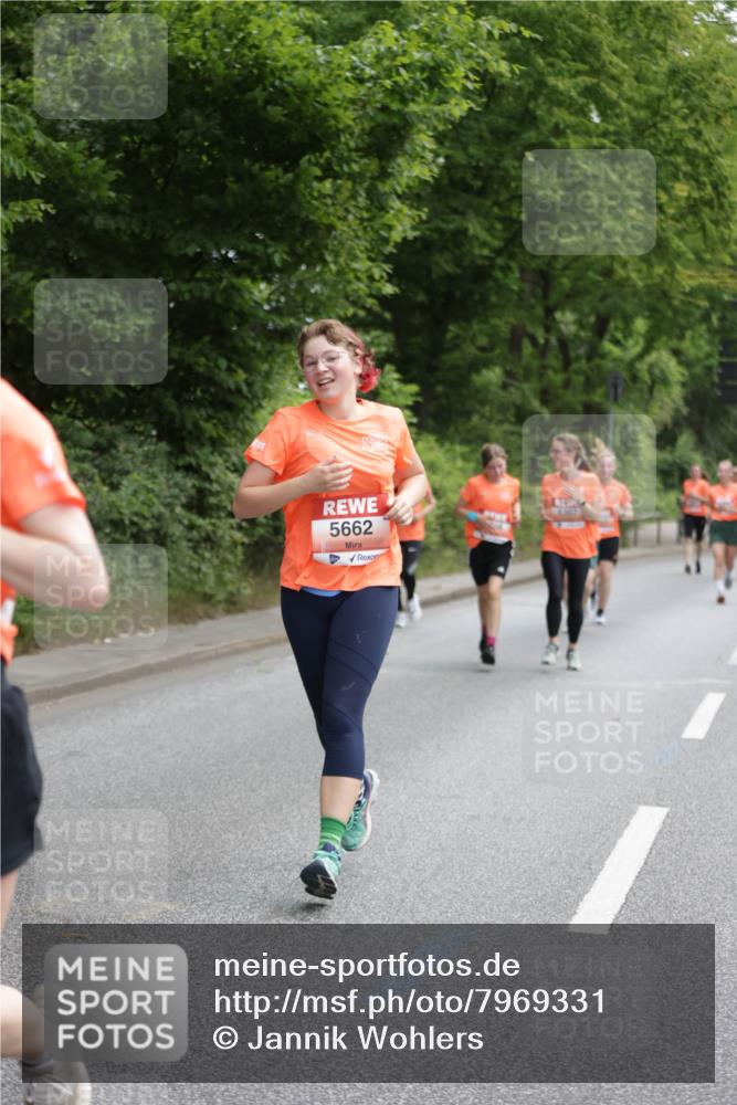 15.06.2025 - REWE Women's Run Jannik Wohlers http://msf.ph/oto/7969331 15.06.2025 10:04:23 Laufen 5662 meine-sportfotos.de