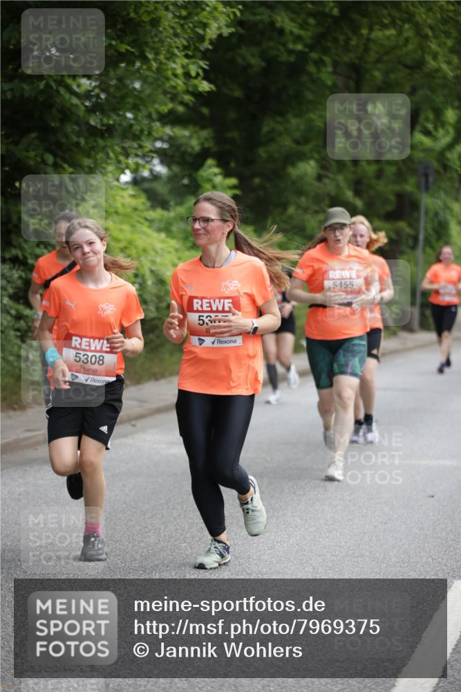 15.06.2025 - REWE Women's Run Jannik Wohlers http://msf.ph/oto/7969375 15.06.2025 10:04:26 Laufen 5308, 53, 5455 meine-sportfotos.de