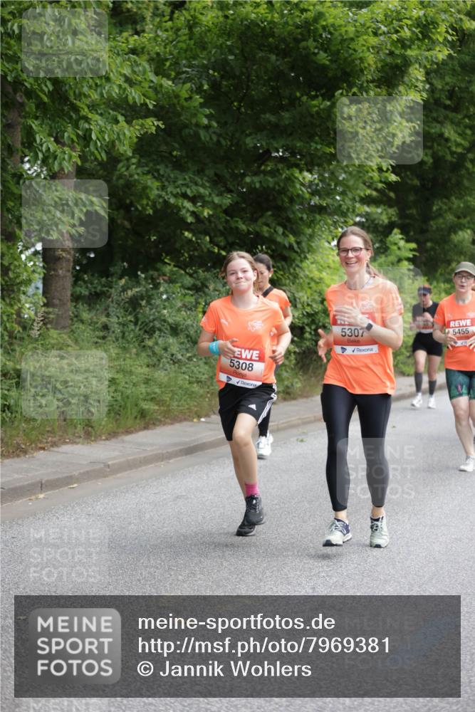 15.06.2025 - REWE Women's Run Jannik Wohlers http://msf.ph/oto/7969381 15.06.2025 10:04:26 Laufen 5308, 5307, 5455 meine-sportfotos.de
