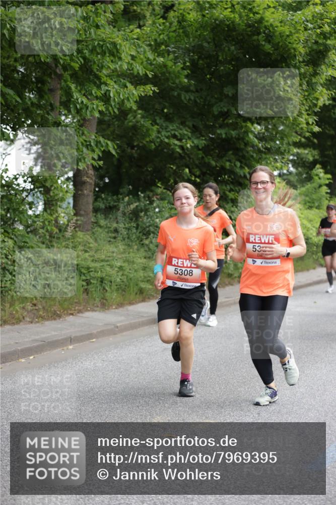 15.06.2025 - REWE Women's Run Jannik Wohlers http://msf.ph/oto/7969395 15.06.2025 10:04:26 Laufen 5308, 53 meine-sportfotos.de