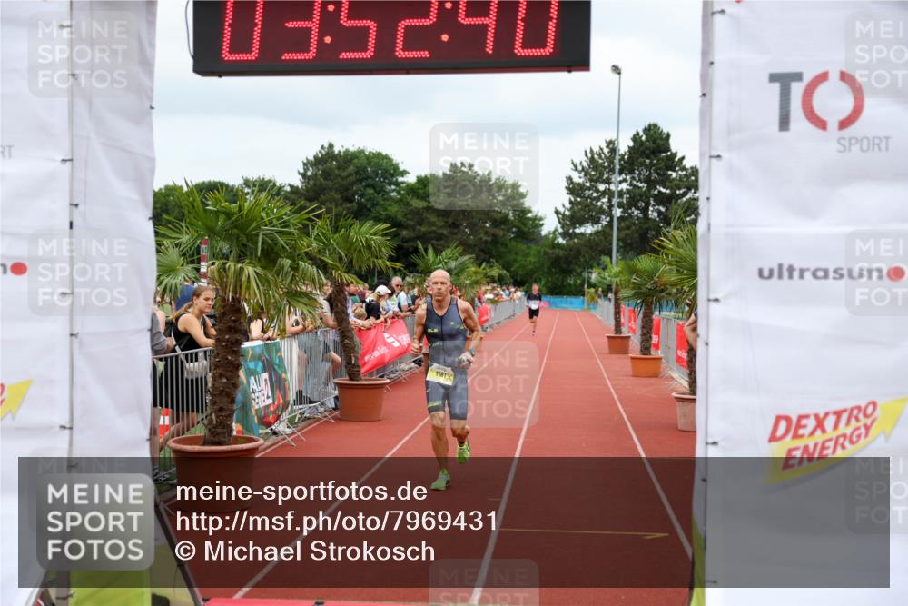15.06.2025 - 7 Türme Triathlon Michael Strokosch http://msf.ph/oto/7969431 15.06.2025 13:52:40 Ziel 1181 meine-sportfotos.de