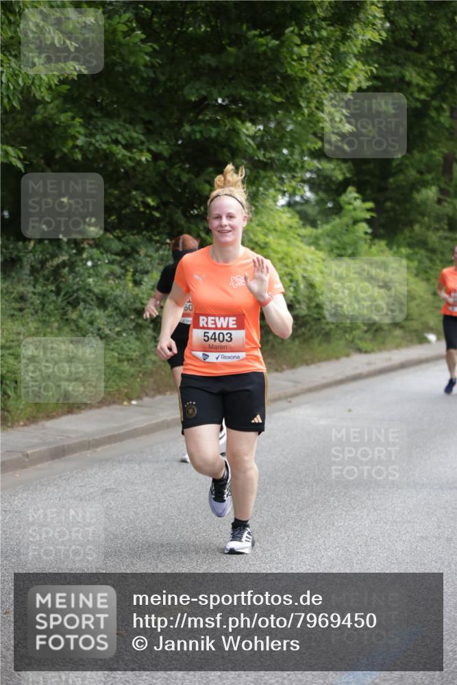 15.06.2025 - REWE Women's Run Jannik Wohlers http://msf.ph/oto/7969450 15.06.2025 10:04:29 Laufen 5403 meine-sportfotos.de