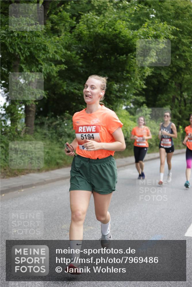 15.06.2025 - REWE Women's Run Jannik Wohlers http://msf.ph/oto/7969486 15.06.2025 10:04:31 Laufen 5194 meine-sportfotos.de
