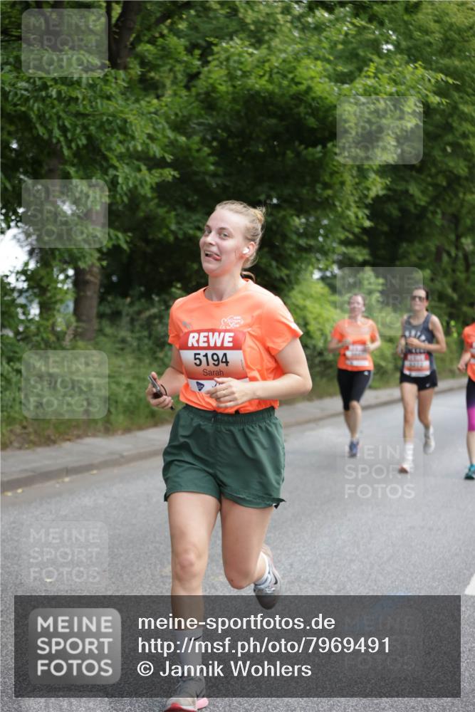 15.06.2025 - REWE Women's Run Jannik Wohlers http://msf.ph/oto/7969491 15.06.2025 10:04:32 Laufen 5194 meine-sportfotos.de