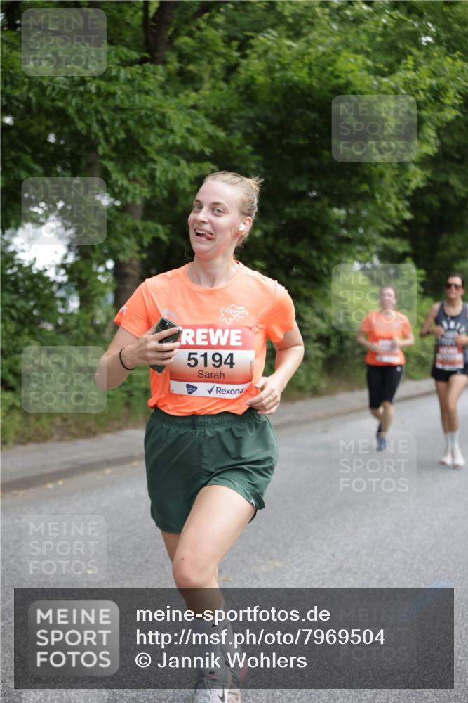 15.06.2025 - REWE Women's Run Jannik Wohlers http://msf.ph/oto/7969504 15.06.2025 10:04:32 Laufen 5194 meine-sportfotos.de
