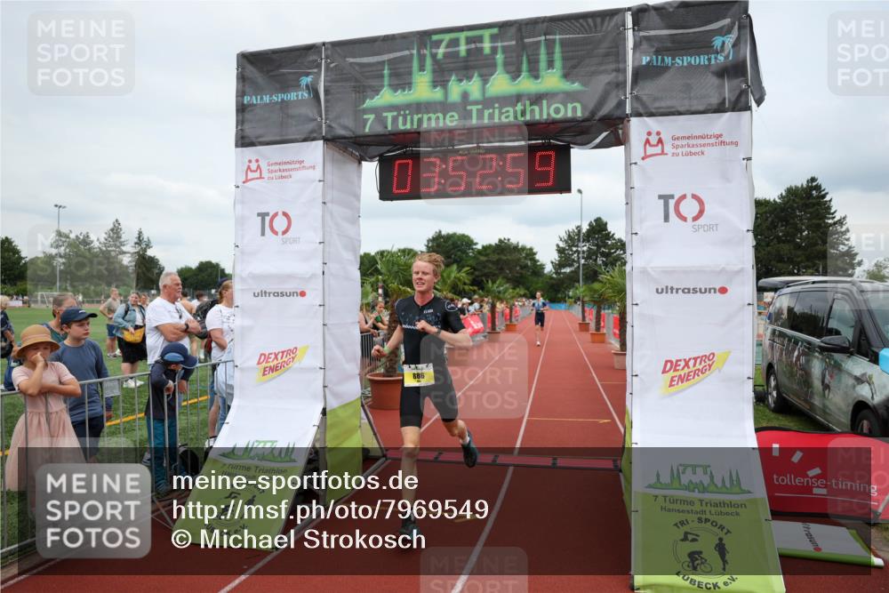 15.06.2025 - 7 Türme Triathlon Michael Strokosch http://msf.ph/oto/7969549 15.06.2025 13:52:59 Ziel 886, 1164 meine-sportfotos.de