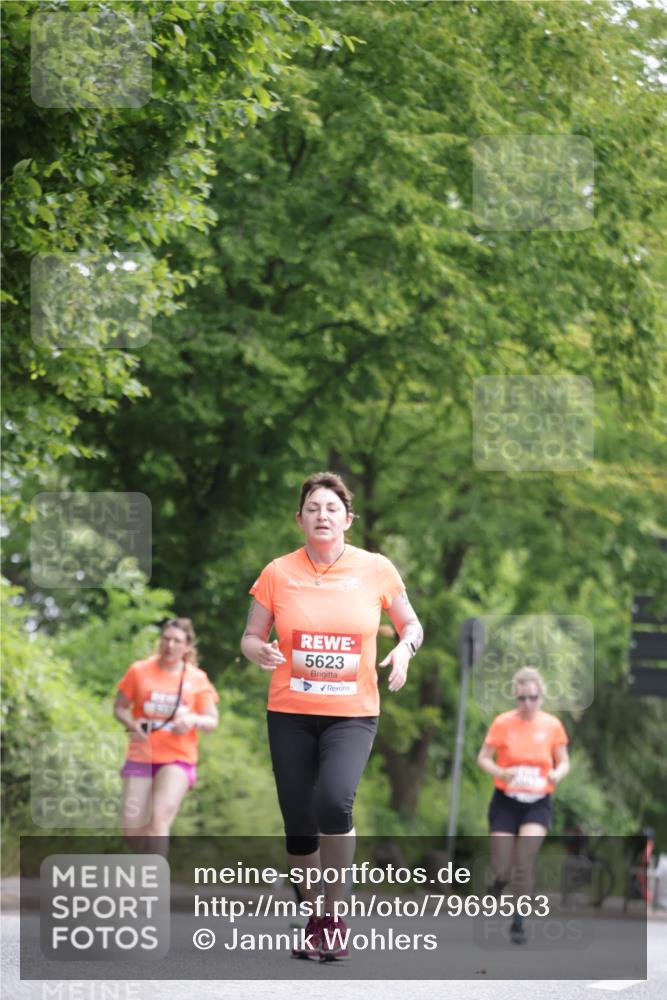 15.06.2025 - REWE Women's Run Jannik Wohlers http://msf.ph/oto/7969563 15.06.2025 10:04:43 Laufen 5623 meine-sportfotos.de
