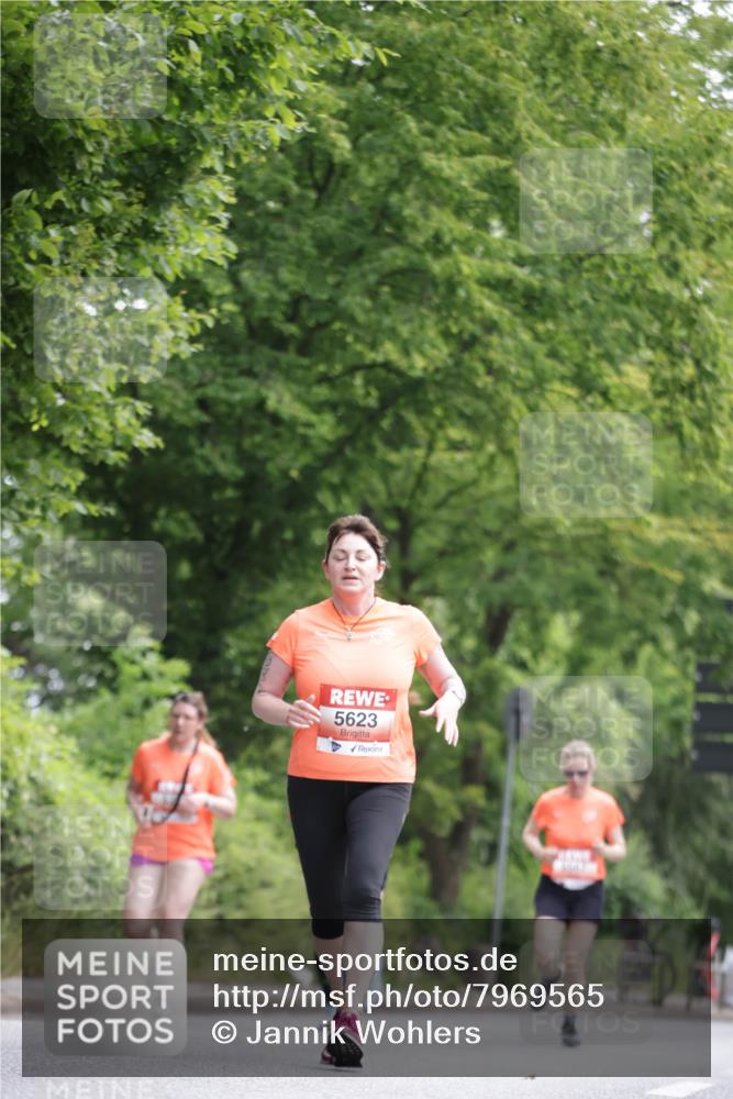 15.06.2025 - REWE Women's Run Jannik Wohlers http://msf.ph/oto/7969565 15.06.2025 10:04:43 Laufen 5623 meine-sportfotos.de