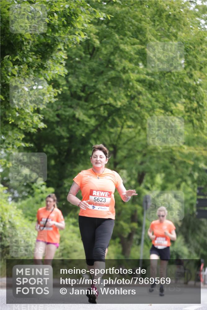 15.06.2025 - REWE Women's Run Jannik Wohlers http://msf.ph/oto/7969569 15.06.2025 10:04:43 Laufen 5623 meine-sportfotos.de