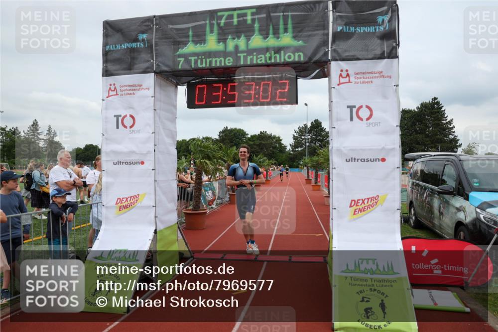 15.06.2025 - 7 Türme Triathlon Michael Strokosch http://msf.ph/oto/7969577 15.06.2025 13:53:01 Ziel 886, 1164 meine-sportfotos.de