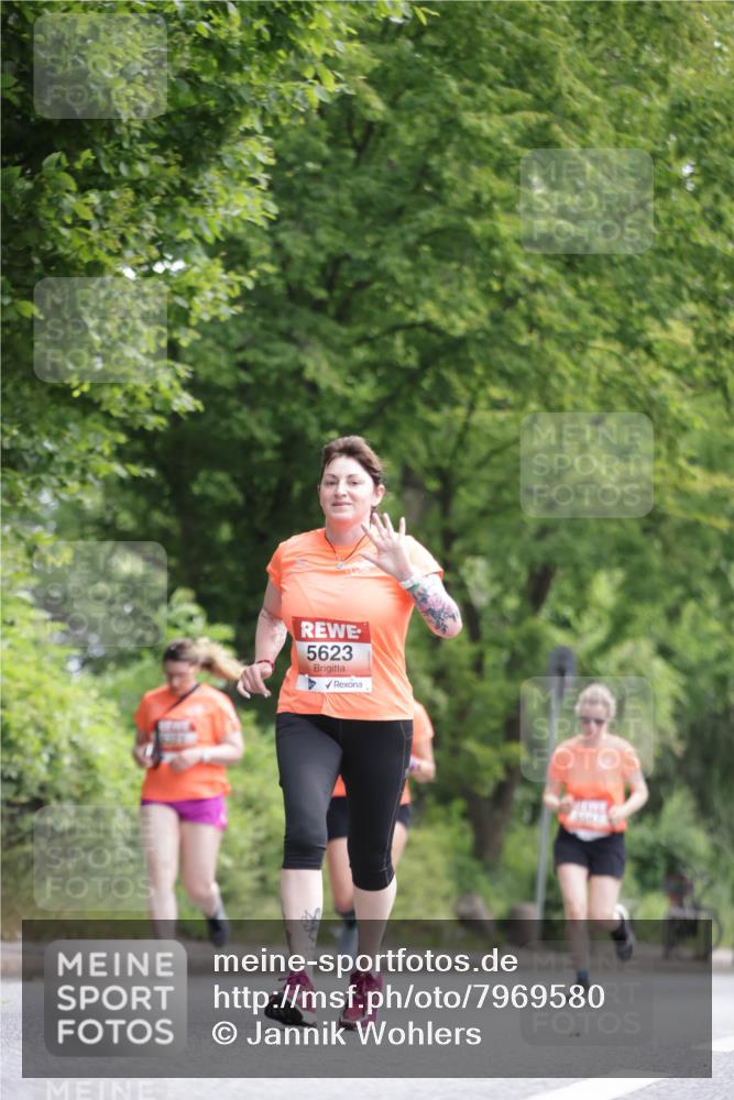 15.06.2025 - REWE Women's Run Jannik Wohlers http://msf.ph/oto/7969580 15.06.2025 10:04:43 Laufen 5623 meine-sportfotos.de