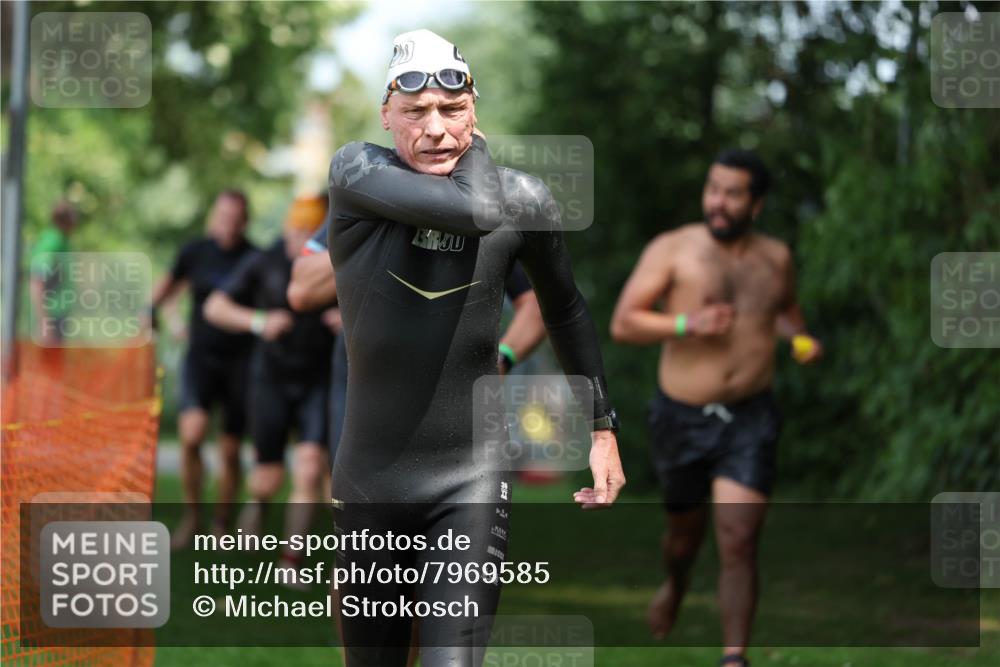 15.06.2025 - 7 Türme Triathlon Michael Strokosch http://msf.ph/oto/7969585 15.06.2025 12:56:33 Schwimmen 767, 786, 804, 842, 851, 868, 869, 872, 886, 896, 901, 963, 992, 1003, 1028, 1060, 1070, 1077, 1091, 1175, 1198 meine-sportfotos.de