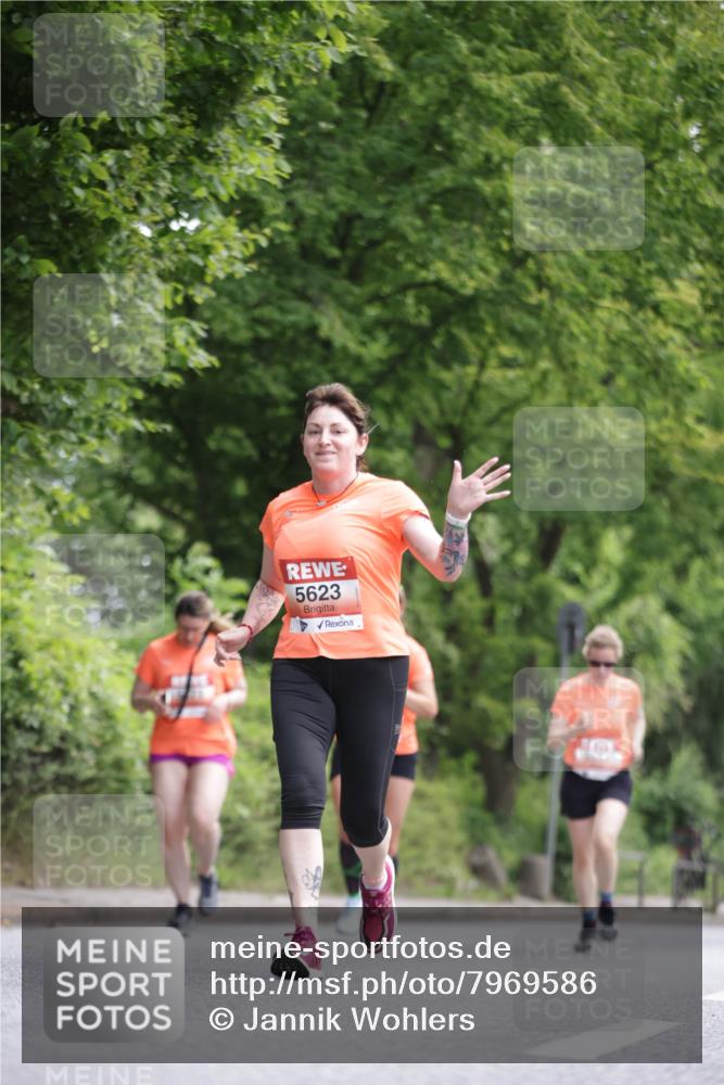 15.06.2025 - REWE Women's Run Jannik Wohlers http://msf.ph/oto/7969586 15.06.2025 10:04:43 Laufen 5623 meine-sportfotos.de