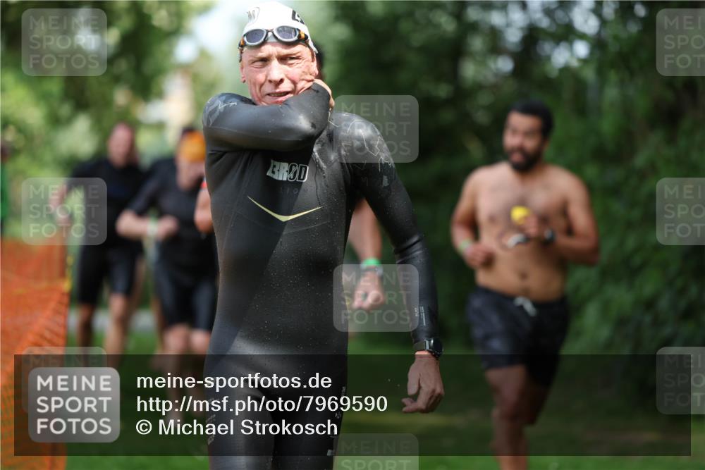 15.06.2025 - 7 Türme Triathlon Michael Strokosch http://msf.ph/oto/7969590 15.06.2025 12:56:34 Schwimmen 767, 786, 804, 842, 851, 868, 869, 872, 886, 896, 901, 963, 992, 1003, 1028, 1060, 1070, 1077, 1091, 1132, 1175, 1198 meine-sportfotos.de