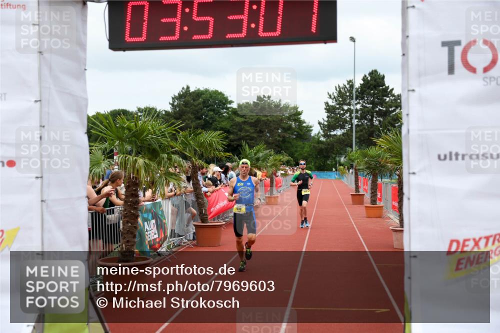 15.06.2025 - 7 Türme Triathlon Michael Strokosch http://msf.ph/oto/7969603 15.06.2025 13:53:07 Ziel 881, 930, 1164 meine-sportfotos.de