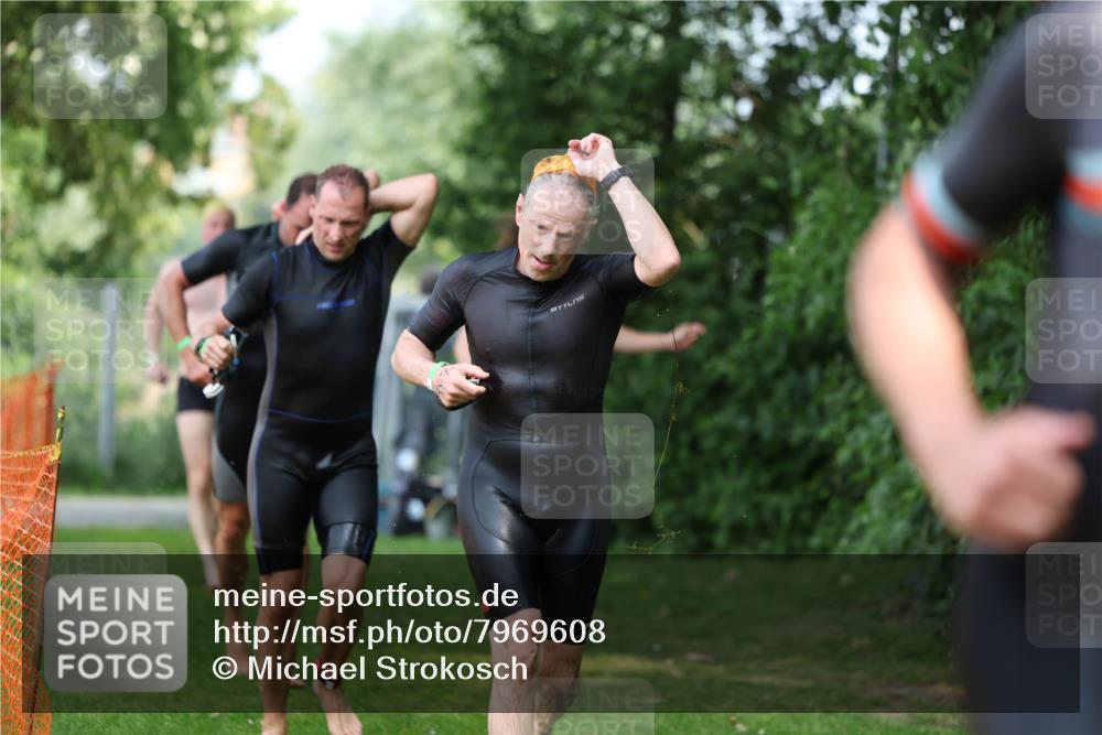 15.06.2025 - 7 Türme Triathlon Michael Strokosch http://msf.ph/oto/7969608 15.06.2025 12:56:36 Schwimmen 767, 786, 804, 842, 851, 868, 869, 872, 886, 896, 901, 963, 1003, 1028, 1060, 1070, 1077, 1091, 1132, 1175, 1198 meine-sportfotos.de