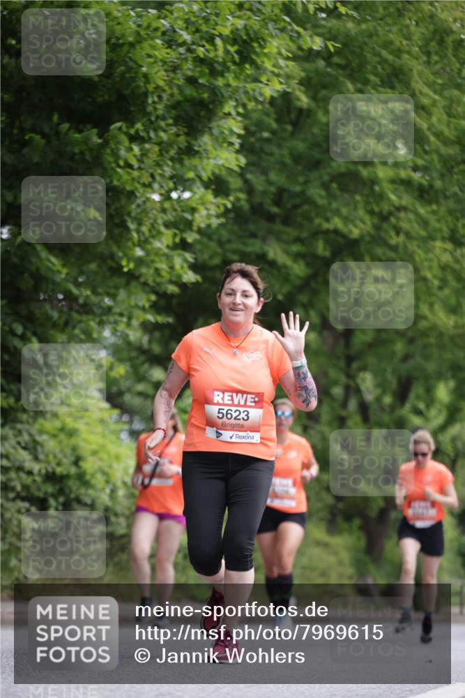 15.06.2025 - REWE Women's Run Jannik Wohlers http://msf.ph/oto/7969615 15.06.2025 10:04:43 Laufen 5623 meine-sportfotos.de
