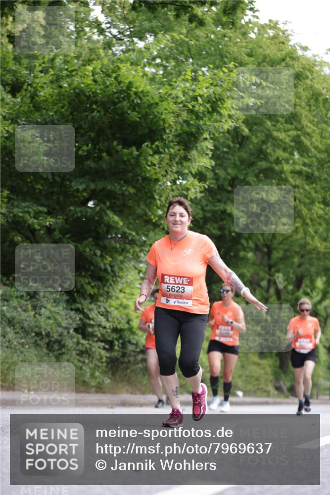 15.06.2025 - REWE Women's Run Jannik Wohlers http://msf.ph/oto/7969637 15.06.2025 10:04:44 Laufen 5623 meine-sportfotos.de