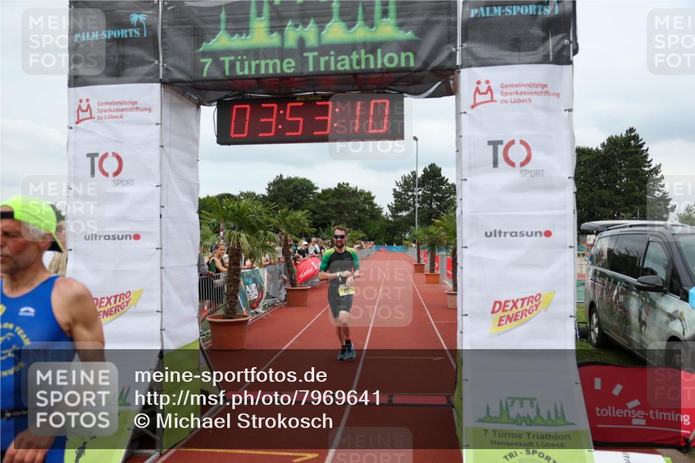 15.06.2025 - 7 Türme Triathlon Michael Strokosch http://msf.ph/oto/7969641 15.06.2025 13:53:10 Ziel 881, 930 meine-sportfotos.de