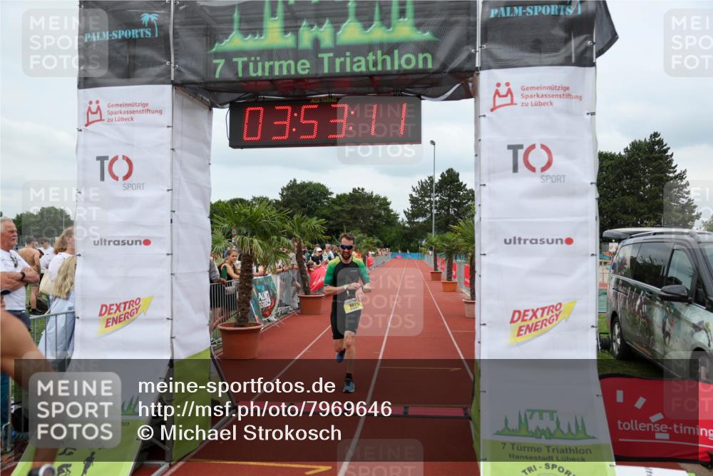15.06.2025 - 7 Türme Triathlon Michael Strokosch http://msf.ph/oto/7969646 15.06.2025 13:53:10 Ziel 881, 930 meine-sportfotos.de