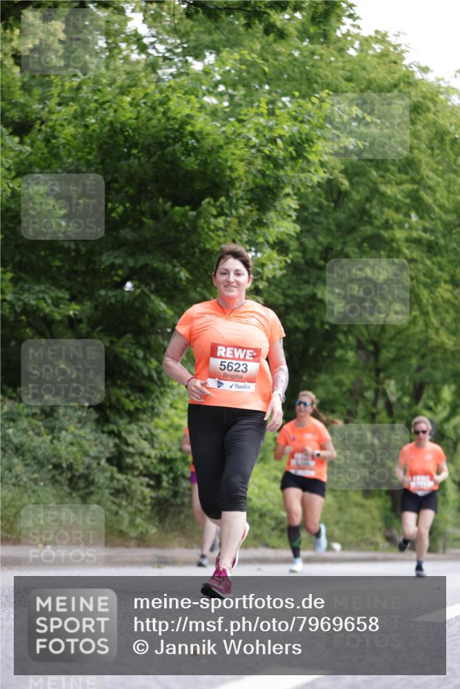 15.06.2025 - REWE Women's Run Jannik Wohlers http://msf.ph/oto/7969658 15.06.2025 10:04:44 Laufen 5623 meine-sportfotos.de