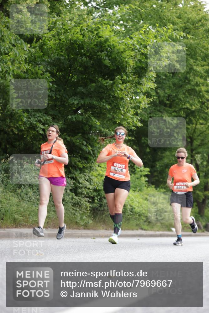 15.06.2025 - REWE Women's Run Jannik Wohlers http://msf.ph/oto/7969667 15.06.2025 10:04:46 Laufen 5266, 5567 meine-sportfotos.de
