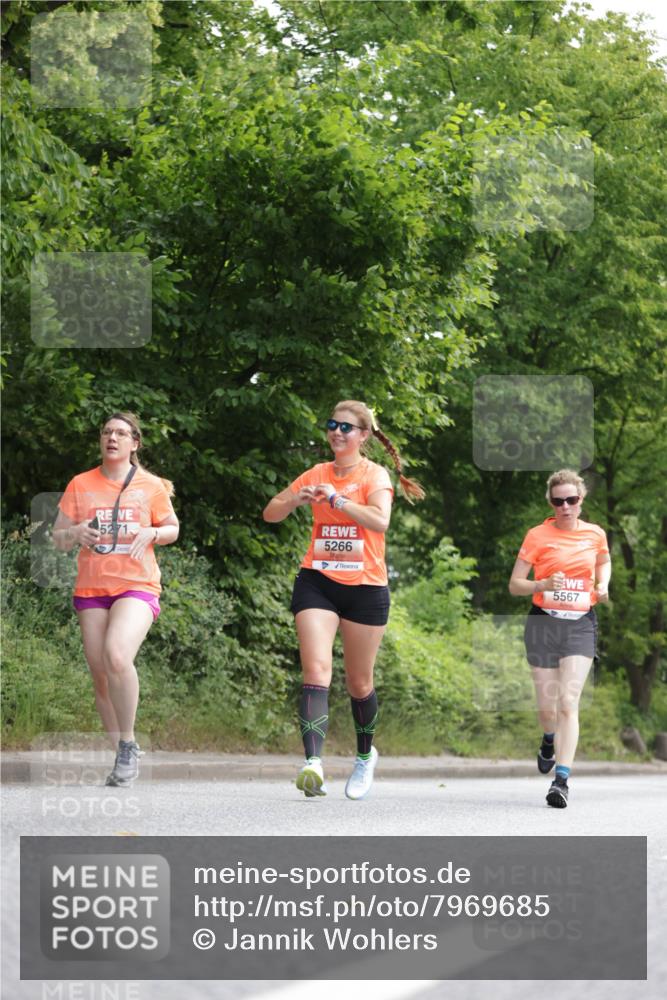 15.06.2025 - REWE Women's Run Jannik Wohlers http://msf.ph/oto/7969685 15.06.2025 10:04:46 Laufen 15, 5266, 5567 meine-sportfotos.de