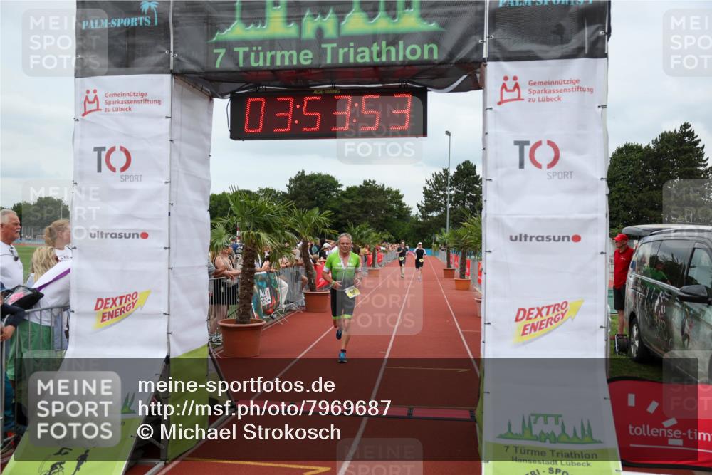 15.06.2025 - 7 Türme Triathlon Michael Strokosch http://msf.ph/oto/7969687 15.06.2025 13:53:53 Ziel 939, 1162 meine-sportfotos.de