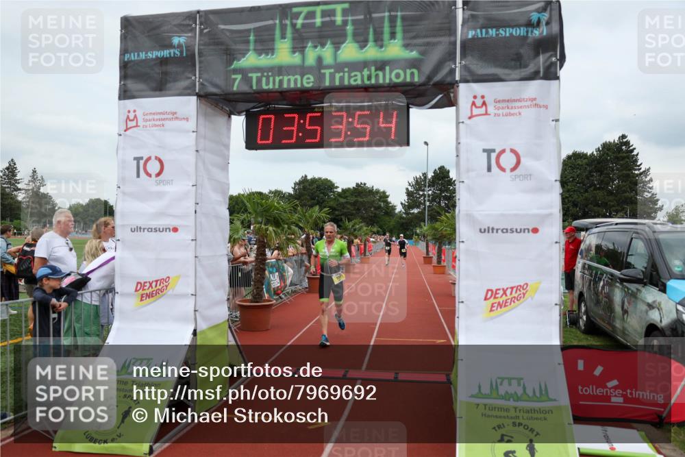 15.06.2025 - 7 Türme Triathlon Michael Strokosch http://msf.ph/oto/7969692 15.06.2025 13:53:53 Ziel 939, 1162 meine-sportfotos.de