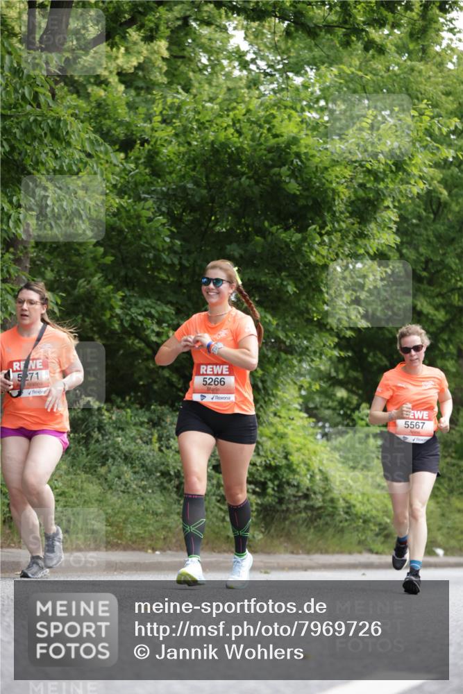 15.06.2025 - REWE Women's Run Jannik Wohlers http://msf.ph/oto/7969726 15.06.2025 10:04:47 Laufen 5271, 5266, 5567 meine-sportfotos.de