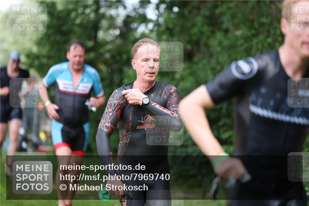15.06.2025 - 7 Türme Triathlon Michael Strokosch http://msf.ph/oto/7969740 15.06.2025 12:56:47 Schwimmen 767, 786, 868, 886, 901, 910, 1003, 1028, 1060, 1070, 1077, 1132, 1175, 1198 meine-sportfotos.de