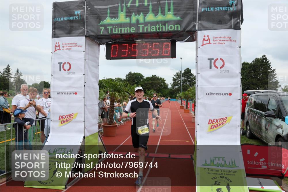 15.06.2025 - 7 Türme Triathlon Michael Strokosch http://msf.ph/oto/7969744 15.06.2025 13:53:58 Ziel 939, 999, 1162 meine-sportfotos.de