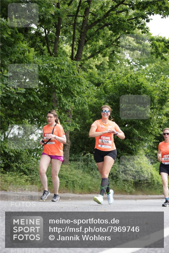 15.06.2025 - REWE Women's Run Jannik Wohlers http://msf.ph/oto/7969746 15.06.2025 10:04:47 Laufen 52, 5266, 556 meine-sportfotos.de