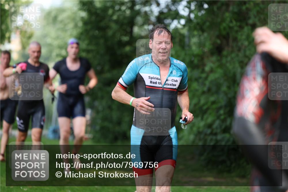15.06.2025 - 7 Türme Triathlon Michael Strokosch http://msf.ph/oto/7969756 15.06.2025 12:56:48 Schwimmen 786, 868, 886, 901, 910, 1003, 1028, 1060, 1070, 1074, 1132, 1175, 1198 meine-sportfotos.de