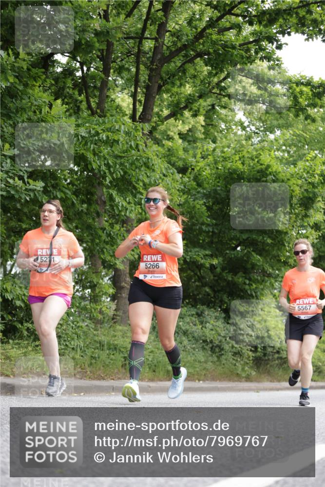 15.06.2025 - REWE Women's Run Jannik Wohlers http://msf.ph/oto/7969767 15.06.2025 10:04:48 Laufen 5211, 5266, 5567 meine-sportfotos.de
