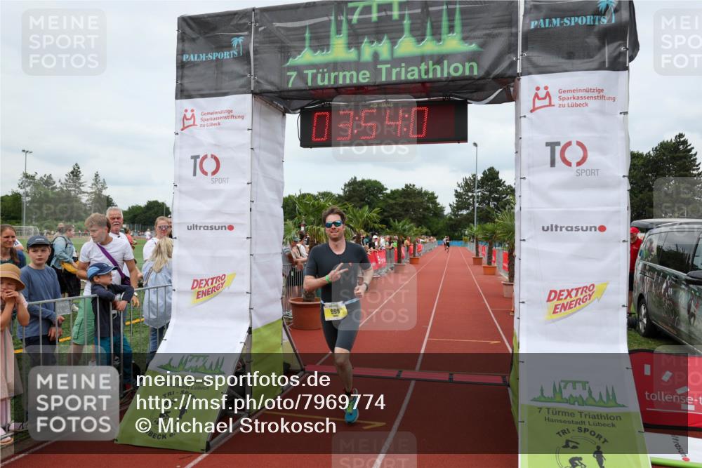 15.06.2025 - 7 Türme Triathlon Michael Strokosch http://msf.ph/oto/7969774 15.06.2025 13:53:59 Ziel 939, 999, 1162 meine-sportfotos.de