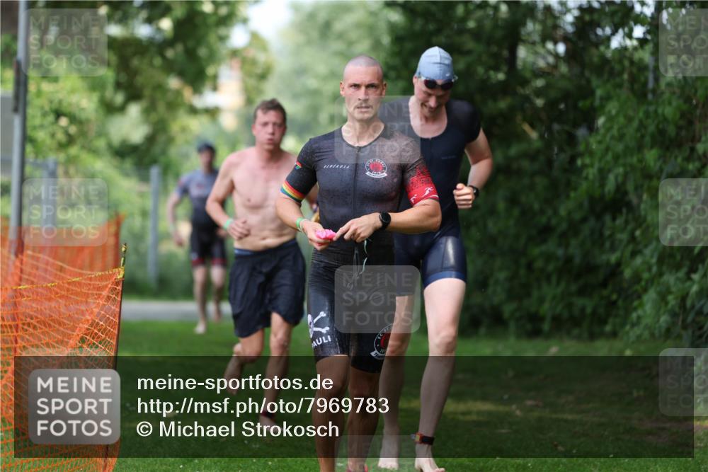 15.06.2025 - 7 Türme Triathlon Michael Strokosch http://msf.ph/oto/7969783 15.06.2025 12:56:49 Schwimmen 786, 868, 886, 901, 910, 1003, 1028, 1060, 1070, 1074, 1132, 1175, 1198 meine-sportfotos.de