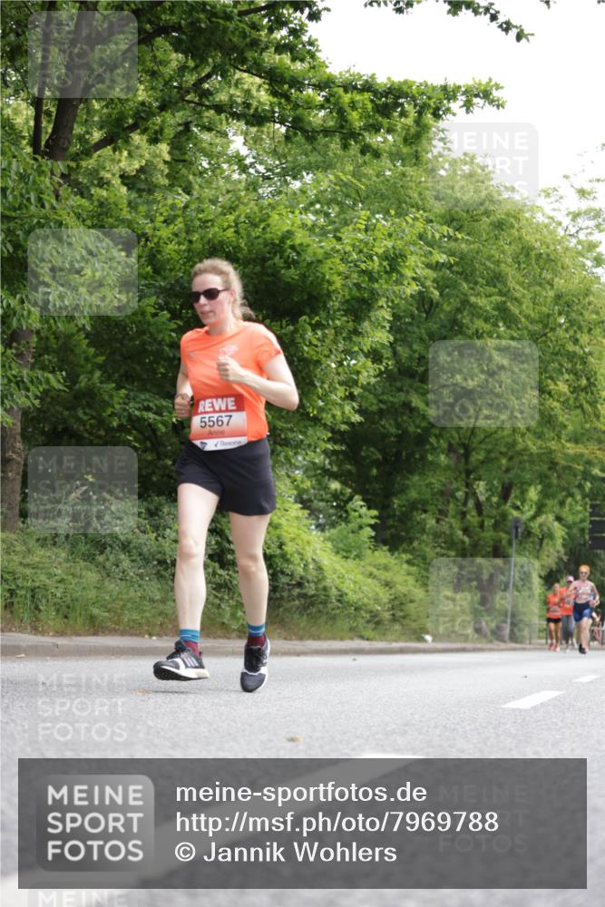15.06.2025 - REWE Women's Run Jannik Wohlers http://msf.ph/oto/7969788 15.06.2025 10:04:49 Laufen 5567 meine-sportfotos.de