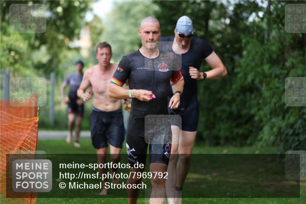 15.06.2025 - 7 Türme Triathlon Michael Strokosch http://msf.ph/oto/7969792 15.06.2025 12:56:50 Schwimmen 786, 868, 886, 901, 910, 1003, 1028, 1074, 1132, 1167, 1175, 1198 meine-sportfotos.de