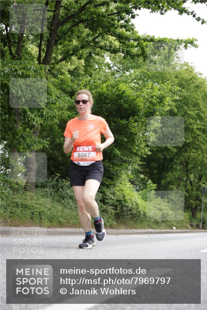 15.06.2025 - REWE Women's Run Jannik Wohlers http://msf.ph/oto/7969797 15.06.2025 10:04:49 Laufen 5567 meine-sportfotos.de