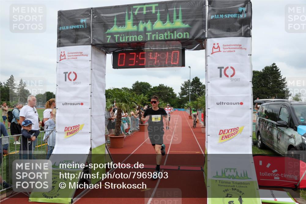 15.06.2025 - 7 Türme Triathlon Michael Strokosch http://msf.ph/oto/7969803 15.06.2025 13:54:10 Ziel 833, 869 meine-sportfotos.de