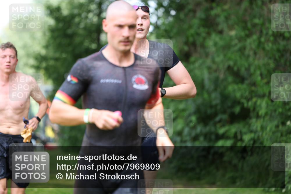 15.06.2025 - 7 Türme Triathlon Michael Strokosch http://msf.ph/oto/7969809 15.06.2025 12:56:51 Schwimmen 868, 886, 901, 910, 1003, 1028, 1074, 1095, 1132, 1167, 1175, 1198 meine-sportfotos.de