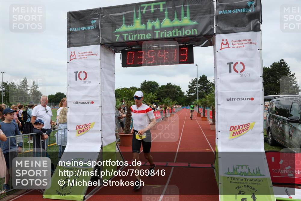15.06.2025 - 7 Türme Triathlon Michael Strokosch http://msf.ph/oto/7969846 15.06.2025 13:54:13 Ziel 833, 869 meine-sportfotos.de