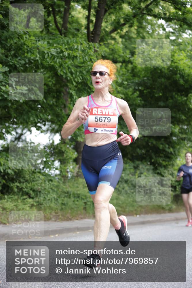 15.06.2025 - REWE Women's Run Jannik Wohlers http://msf.ph/oto/7969857 15.06.2025 10:04:57 Laufen 5679 meine-sportfotos.de