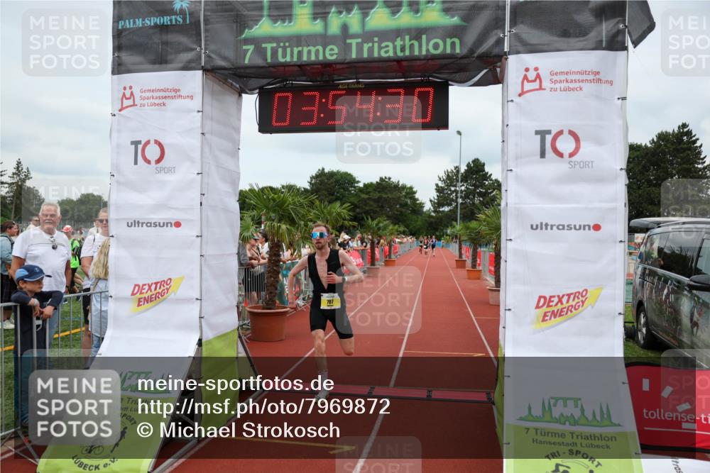 15.06.2025 - 7 Türme Triathlon Michael Strokosch http://msf.ph/oto/7969872 15.06.2025 13:54:30 Ziel 707 meine-sportfotos.de
